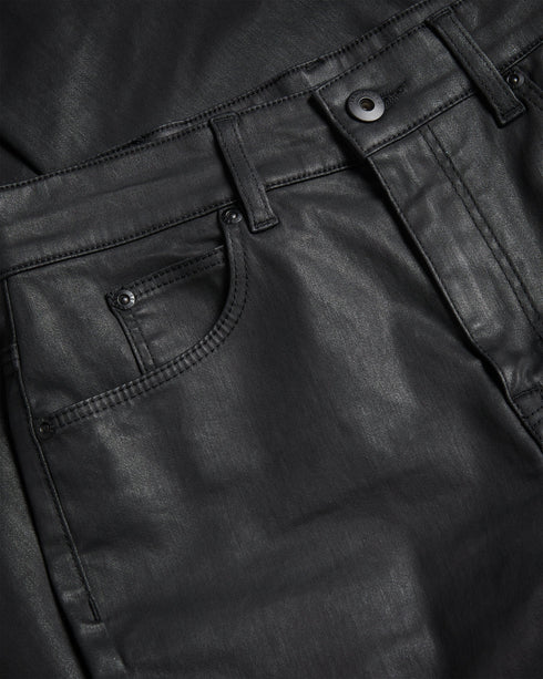 JAZMYNN-Denim-Step out in style with the JAZMYNN skinny jeans. With a flattering skinny cut, stretch fabric and satin finish, these slim fit jeans are the ultimate fashion statement. Wear with a white shirt and ankle boots and let your legs do the talking.By choosing Ted Baker cotton products, you're supporting our investment in the Better Cotton Initiative's mission. This product is sourced via a system of mass balance and therefore may not contain Better Cotton. Skinny jeans Stretch fabric Satin finish Be